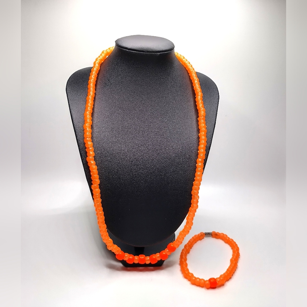 GLOW NECKLACE - Picture 6 of 10
